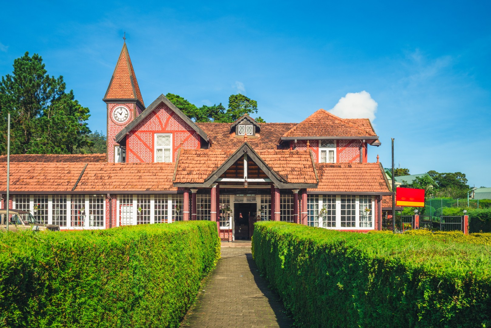 Nuwara,Eliya,Pink,Post,Office,In,Nuwara,Eliya,,Sri,Lanka